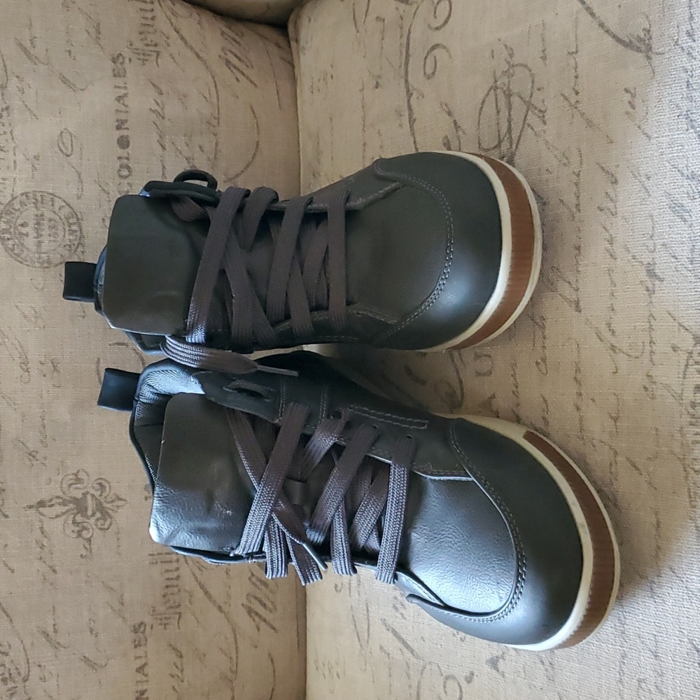 Boys boots